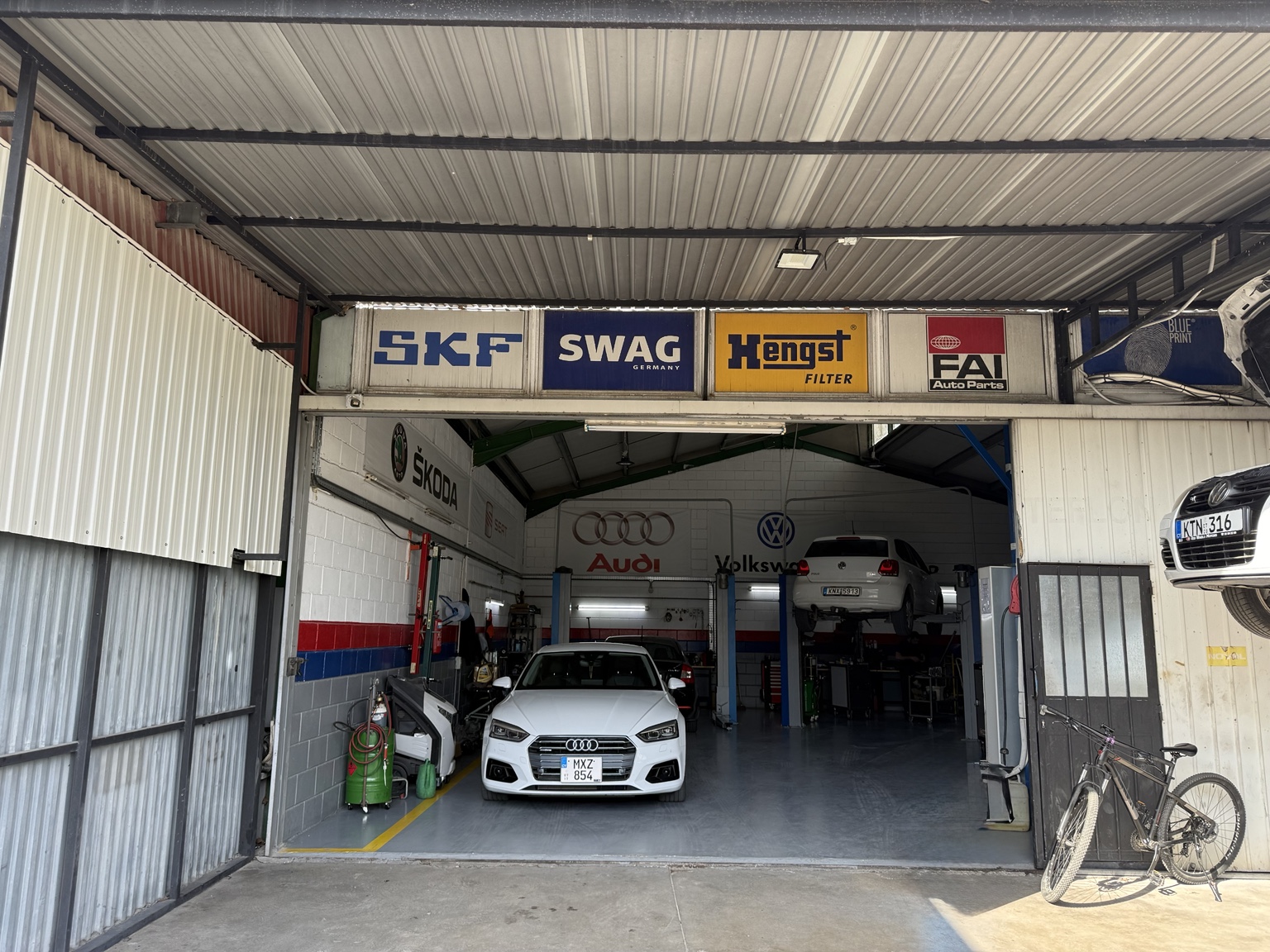 VAG Wizard garage interior